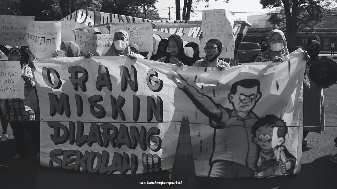 Di Negeri yang Merawat Kebodohan, Menjaga Pikiran Tetap Waras Adalah Perlawanan Paling Sunyi